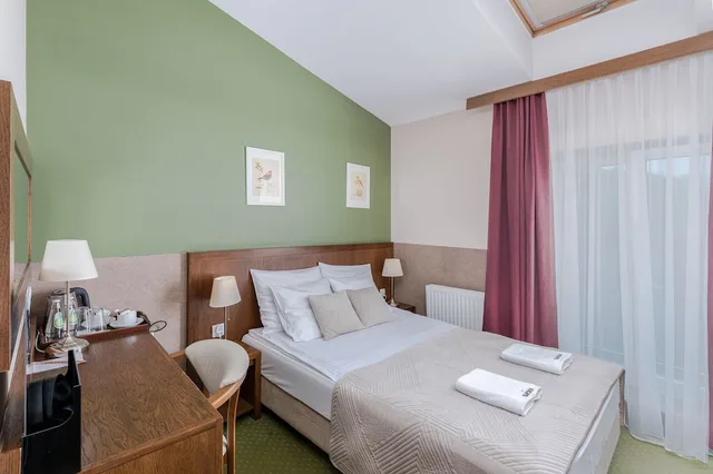 غرفة كلاسيكية مزدوجة بإطلالة على المدينة، Yarden Aparthotel by Artery Hotels 4/6