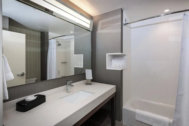 Room, Multiple Beds، COURTYARD BOSTON LITTLETON 3/5