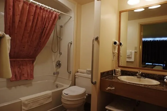 غرفة سوبيريور بسريرين مزدوجين، Rodeway Inn Gaspe 6/9