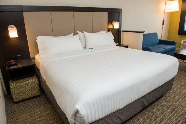 جناح بسرير كينج لذوي الإعاقة، HOLIDAY INN EXPRESS & SUITES MARIETTA 1/3