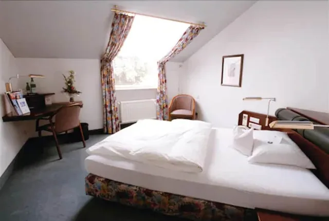 غرفة كلاسيكية بسرير كوين، Haus Duden Hotel 2/5