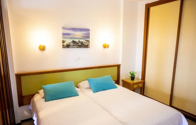 استوديو تقليدي بسريرين منفصلين بإطلالة على الحديقة بشرفة، Brisamar Canteras Apartments 1/8
