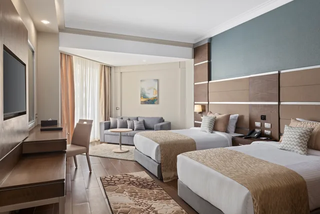 غرفة عائلية بإطلالة على الحديقة في المبنى الرئيسي، Xanadu Makadi Bay 1/2