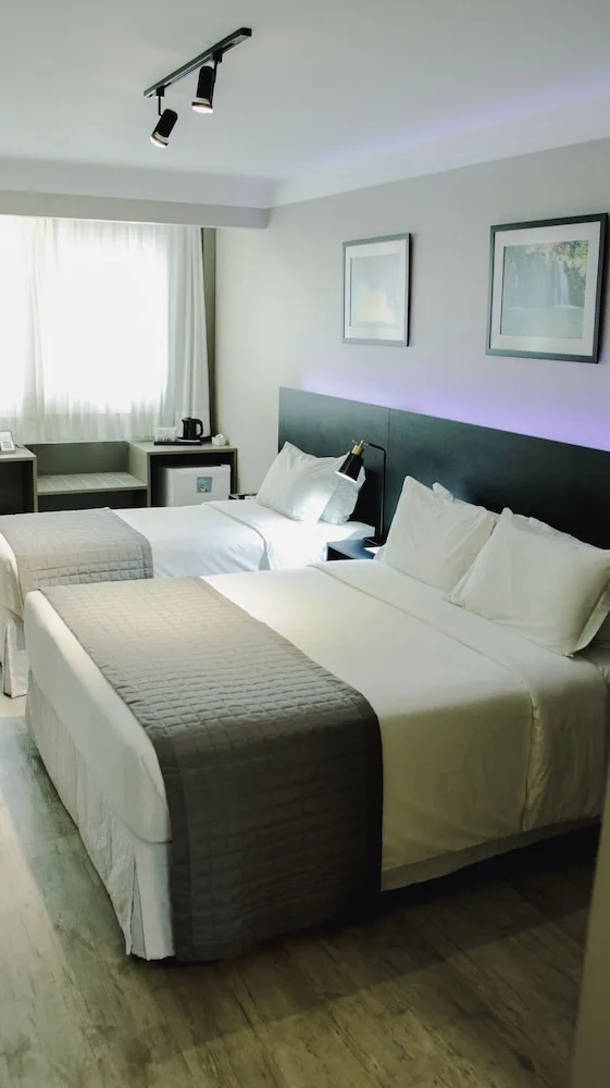 غرفة ثلاثية بسرير كوين وسرير فردي، Hotel Santa Inn 6/9