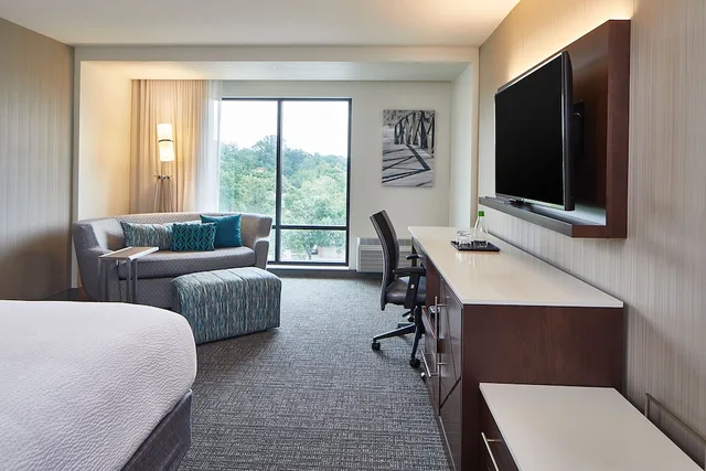 غرفة بسرير مزدوج، Courtyard By Marriott Minneapolis West 2/6