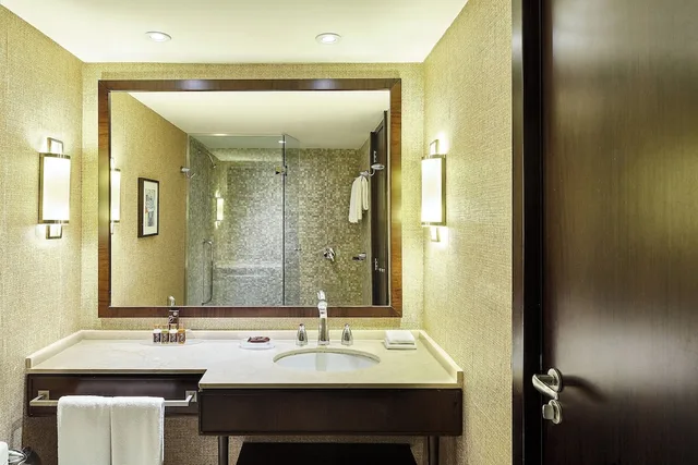 غرفة بسريرين مزدوجين بشرفة بإطلالة جزئية على البحر، Sheraton Grand Rio Hotel & Resort 3/5