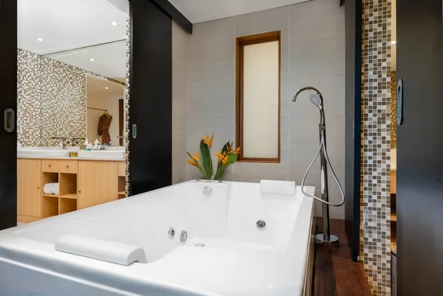 فيلا غراند ديلوكس بسريرين منفصلين وسريرين كينج بـ3 غرف نوم بمسبح خاص، DOWNTOWN VILLAS 5/5