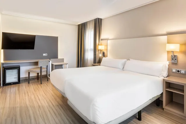 غرفة ديلوكس بسرير كوين، B&B HOTEL Cartagena Cartagonova 2/4