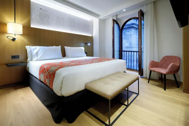 Junior Suite, Single, 1 Queen and 1 Single Bed, Cathedral View، Aurea Catedral 1/1