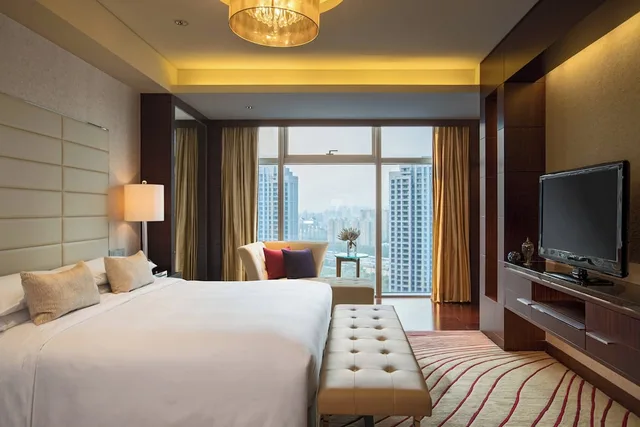 جناح كلوب بسرير كينج بغرفة نوم واحدة، Renaissance Shanghai Putuo 1/2