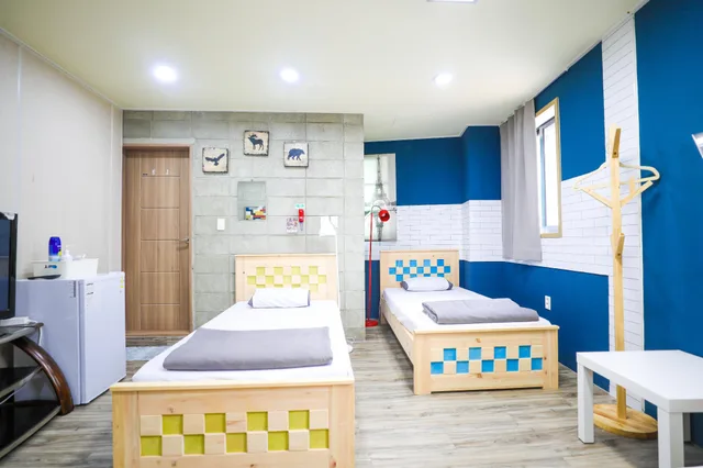 غرفة عائلية بسريرين منفصلين، Midtown Hostel 3/3