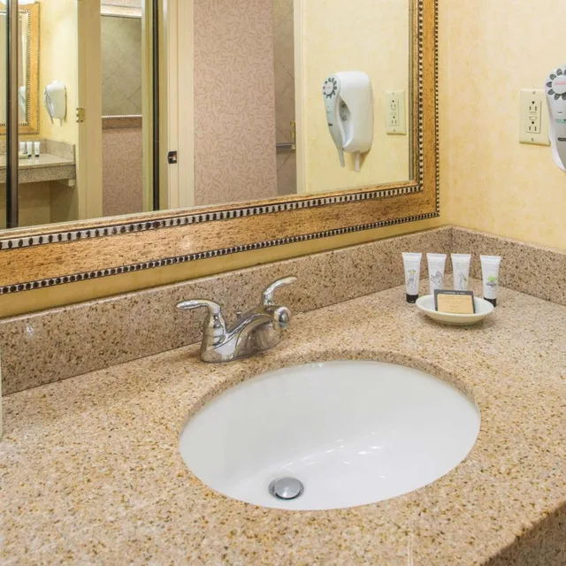غرفة سوبيريور بسريرين كوين، Red Lion Hotel Pasco Airport & Conference Center 4/5