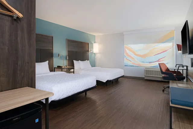 غرفة بسريرين كوين، Tru by Hilton Miramar 3/4