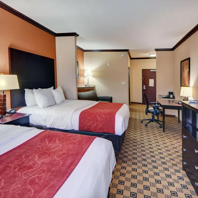 جناح بسرير كوين لذوي الإعاقة، Comfort Suites Kilgore 2/3