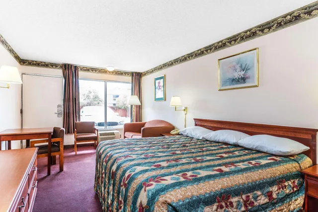 غرفة بسرير كينج، Days Inn By Wyndham Ashland 2/2