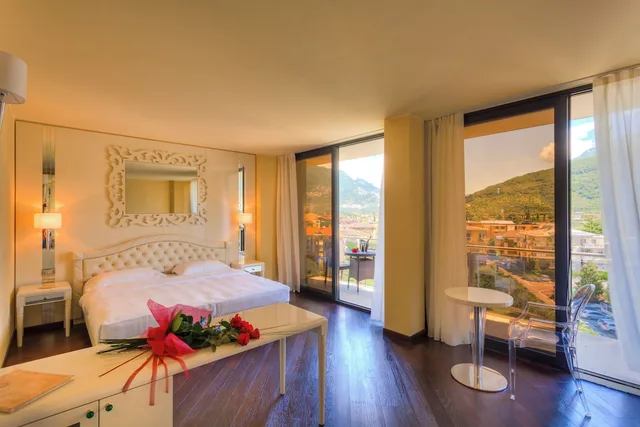 غرفة كلاسيكية سوبيريور بسرير مزدوج بشرفة، Hotel Garda 4/7