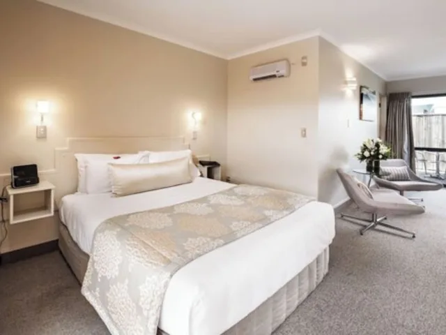 استوديو بسرير كوين، Fairley Motor Lodge 1/4