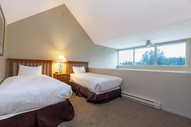 1 Bedroom, Condo, Loft, Twin Beds, King Bed, Sofa, Hot Tub، Village Gate House by Whiski Jack 4/10