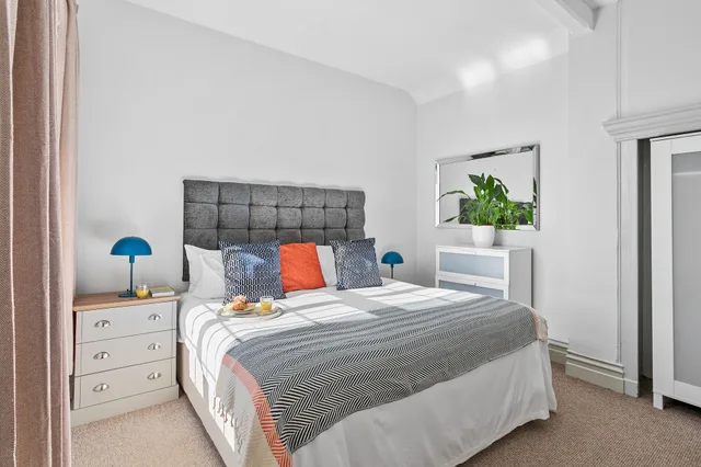 شقة بسرير كينج بغرفتي نوم، Bedford House Apartments 1/4