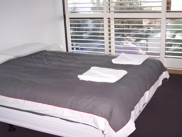 2 Bedrooms, Standard, Warringa Surf Apartments 1/1