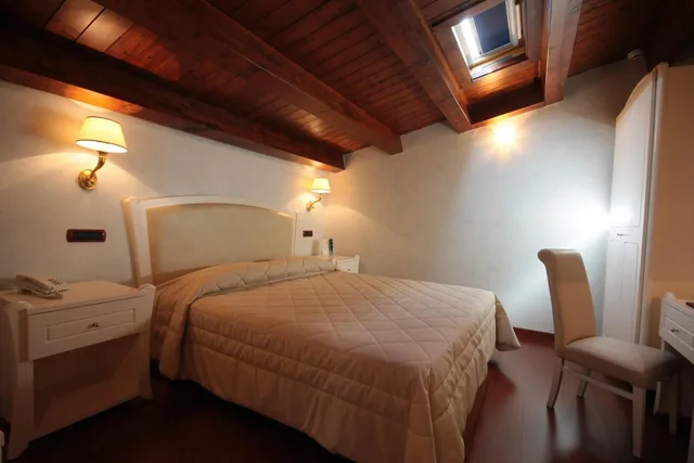 غرفة بسرير مزدوج أو سريرين منفصلين، Hotel Rojan 5/10