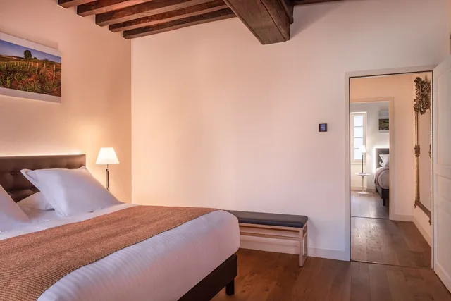 جناح بسريرين كينج مع أريكة، L Hotel de Beaune 1/2
