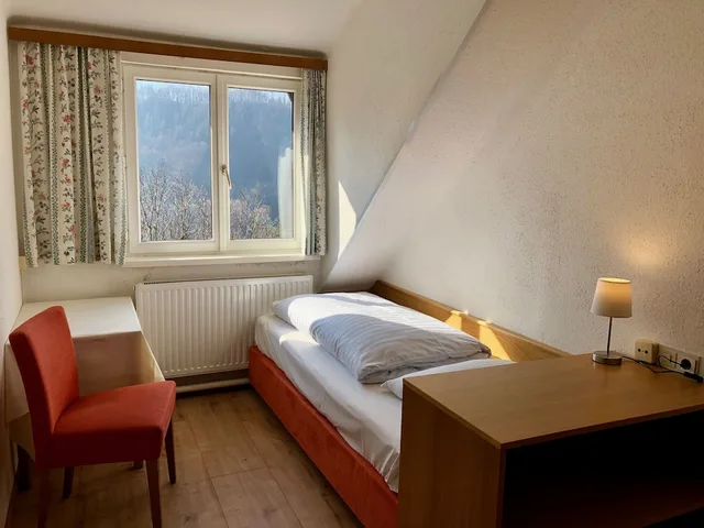 2 Bedrooms, Apartment, 1 Double and 1 Single Bed, Hotel Schoene Aussicht 3/6