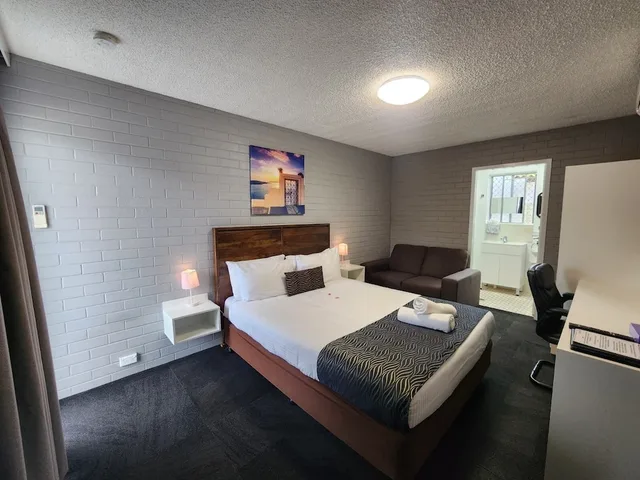 غرفة قياسية بسرير مزدوج، Crest Motor Inn 3/6