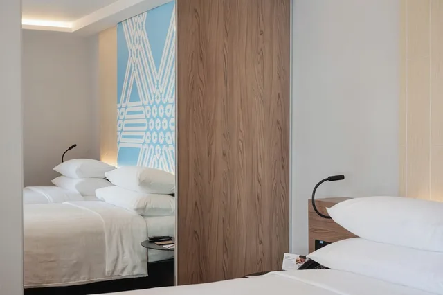 Deluxe, Twin Beds, RakYim Siam - Sukhumvit 15 9/10