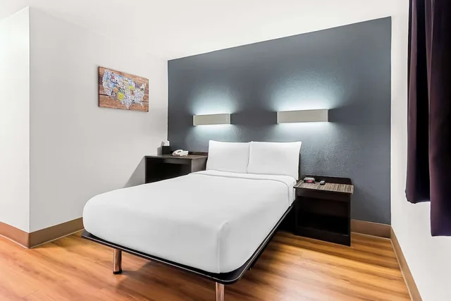 Standard, Double Bed, Accessible, Econo Lodge Idaho Falls, ID 6/10