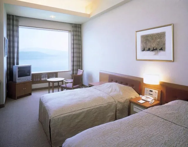 غرفة بسريرين منفصلين بإطلالة على البحيرة للمدخنين، Kussharo Prince Hotel 2/4