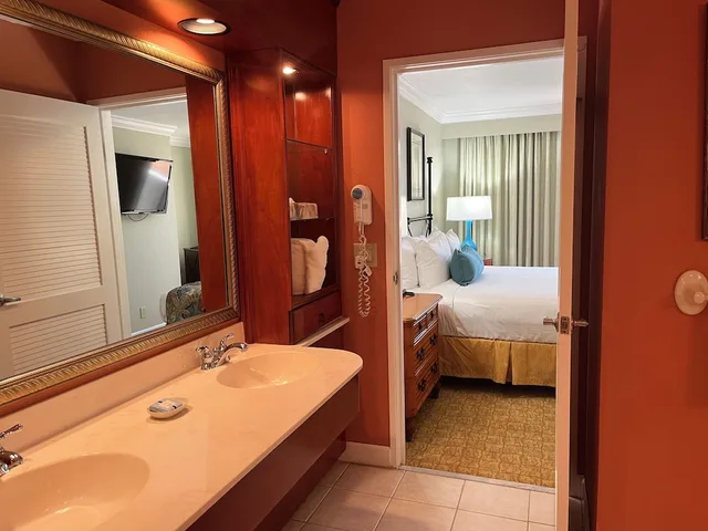 2 Bedrooms, Deluxe, Suite, 2 King Beds, Sofa, Palm Beach Shores Resort And Vacation Villas 2/4