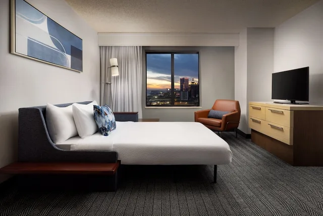 جناح بسرير كينج بإطلالة على البحر بغرفة نوم واحدة مع أريكة في طابق مرتفع، Courtyard by Marriott Atlantic City Beach Block 1/4