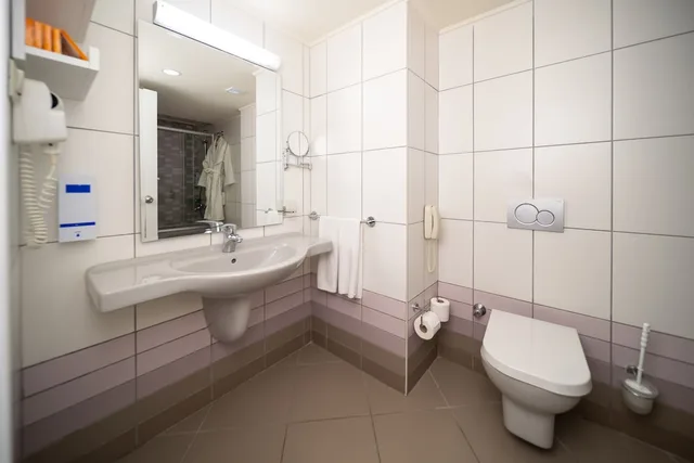 Room, Twin Beds, Lake Side, Pool View، Sueno Beach Side 5/6