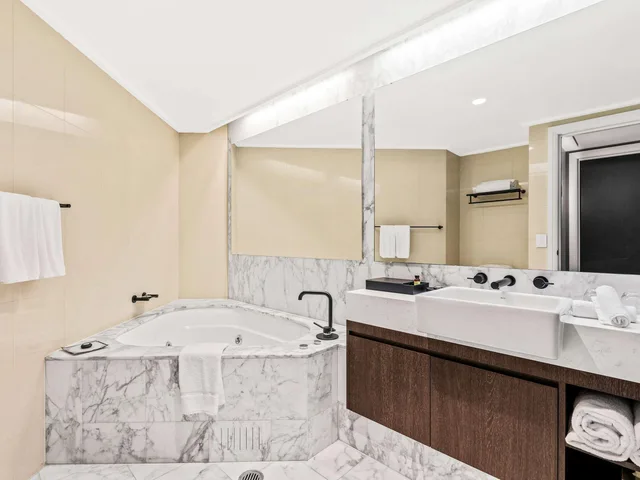 جناح ديلوكس بسرير كينج، Pullman Quay Grand Sydney Harbour 4/4