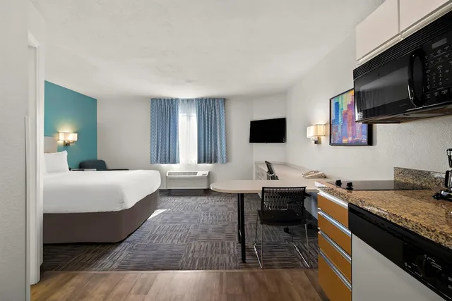 جناح بسرير كوين مع أريكة، MainStay Suites Salt Lake City Fort Union 5/8
