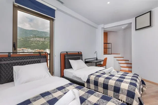 جناح بريميوم بسريرين كوين وسريرين منفصلين، Hotel KADMO by Aycon 2/8