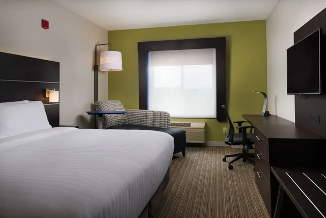 غرفة قياسية بسرير كينج لذوي الإعاقة، Holiday Inn Express Hotel And Suites Independence Kansas City 4/7