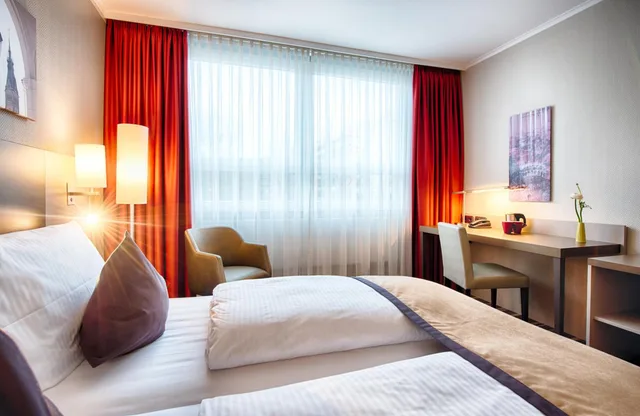 Park, Superior, King Bed، LEONARDO HOTEL HAMBURG CITY NORD 2/10