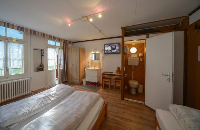 غرفة ثلاثية، Swiss Lodge Hotel Bernerhof Wengen 1/1