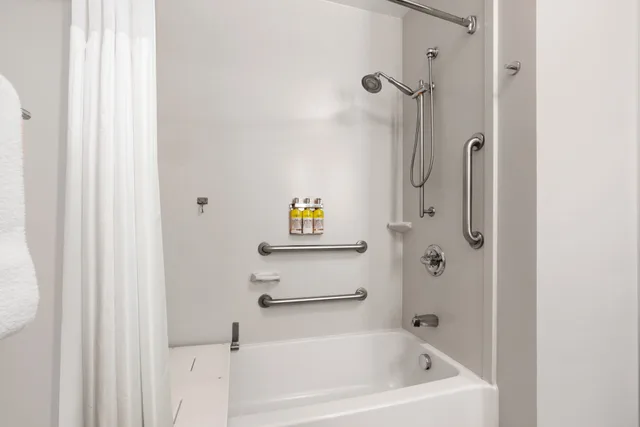 غرفة قياسية بسريرين كوين، Holiday Inn Express Hotel Suites Sumner 3/3