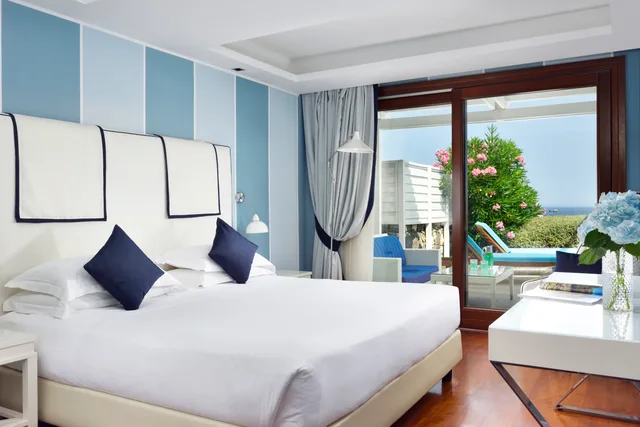 غرفة ديلوكس بسرير مزدوج بإطلالة على البحر، La Plage Resort 1/4