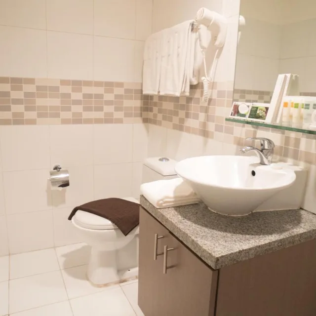 جناح، The Exchange Regency Residence Hotel 3/7