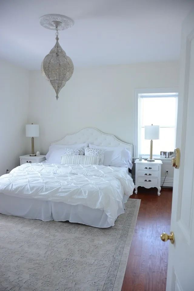 Ivory, King Bed، The Hugh Boutique B&B 2/2
