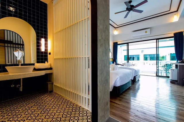 غرفة بسريرين منفصلين بإطلالة على المسبح، Chaanburi Boutique Resort 7/7