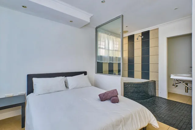 غرفة عائلية بسريرين مزدوجين، Inn & Out Sandton Park 1/1