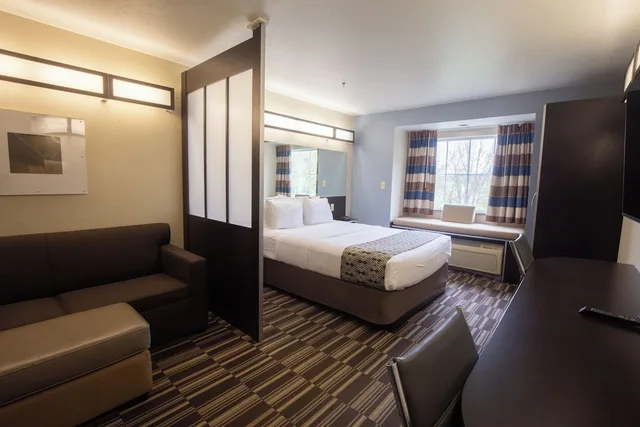 جناح بسرير كوين لذوي الإعاقة، Microtel Inn & Suites By Wyndham Waynesburg 7/10