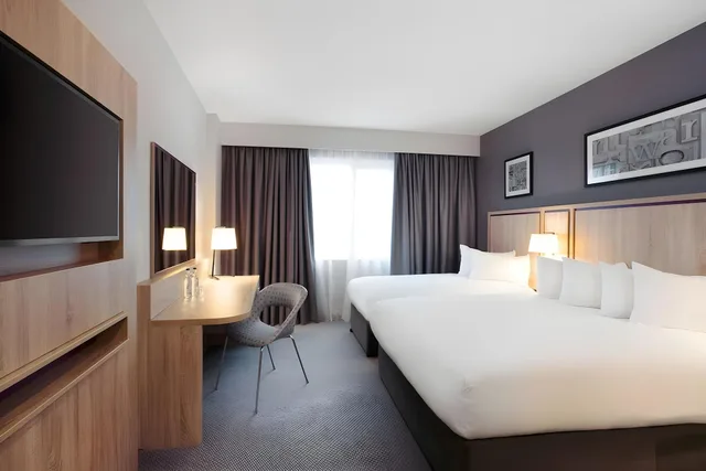 غرفة ثلاثية، Leonardo Hotel London Watford 1/3