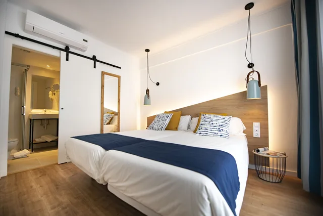 غرفة بسرير مزدوج بشرفة، Blanca Hostal Ex Apolo Hostal 3/7