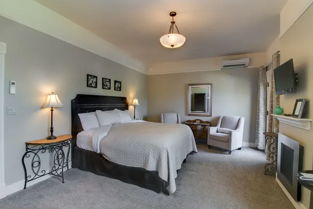 Sunset, King Bed، Winchester Inn 3/5